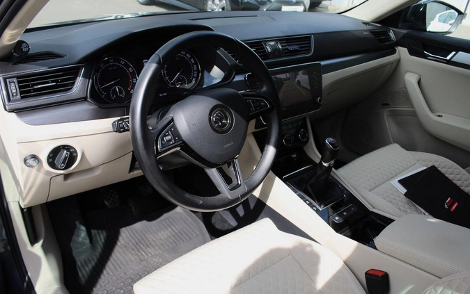 Skoda Superb cena 87900 przebieg: 113069, rok produkcji 2017 z Byczyna małe 529